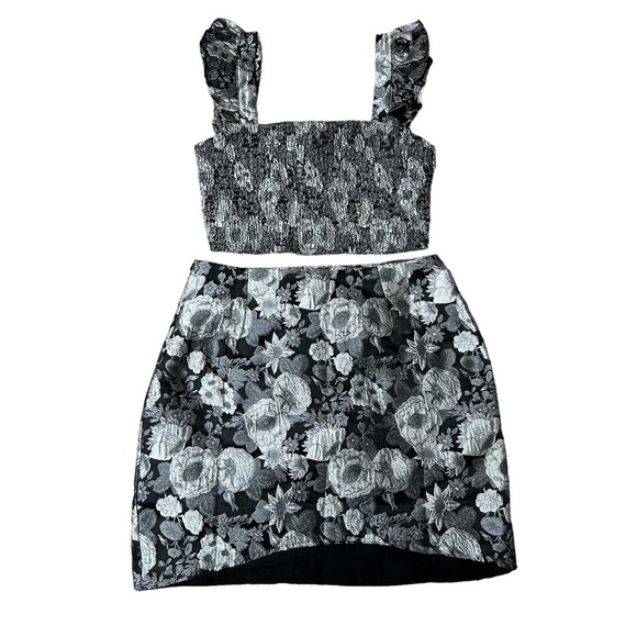 Kourt Tela Black Silver Floral Matching Set Skirt and Crop Top Size Small - Picture 3 of 16